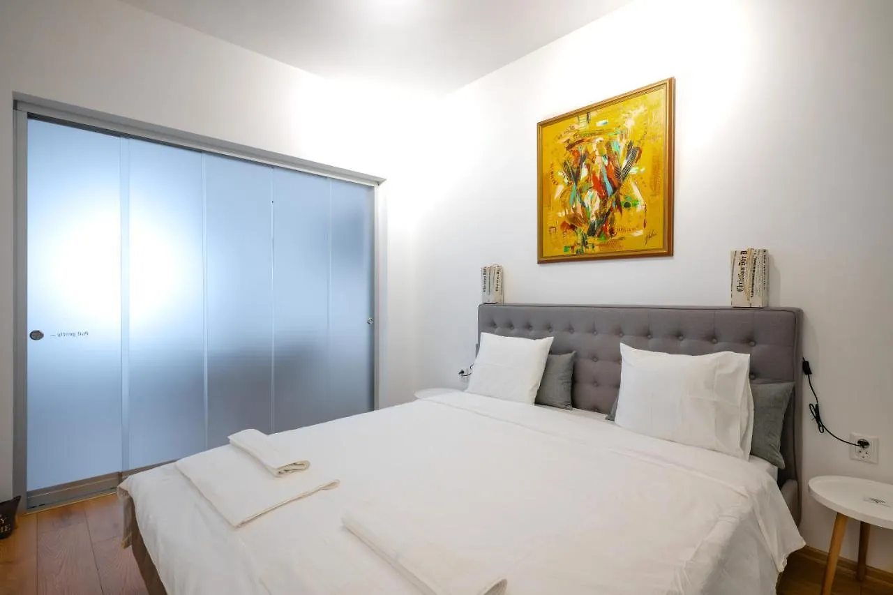 Modern 2Bd Flat With Prime Location And Workspace By Flat Mаnager Sofia Bulgaria