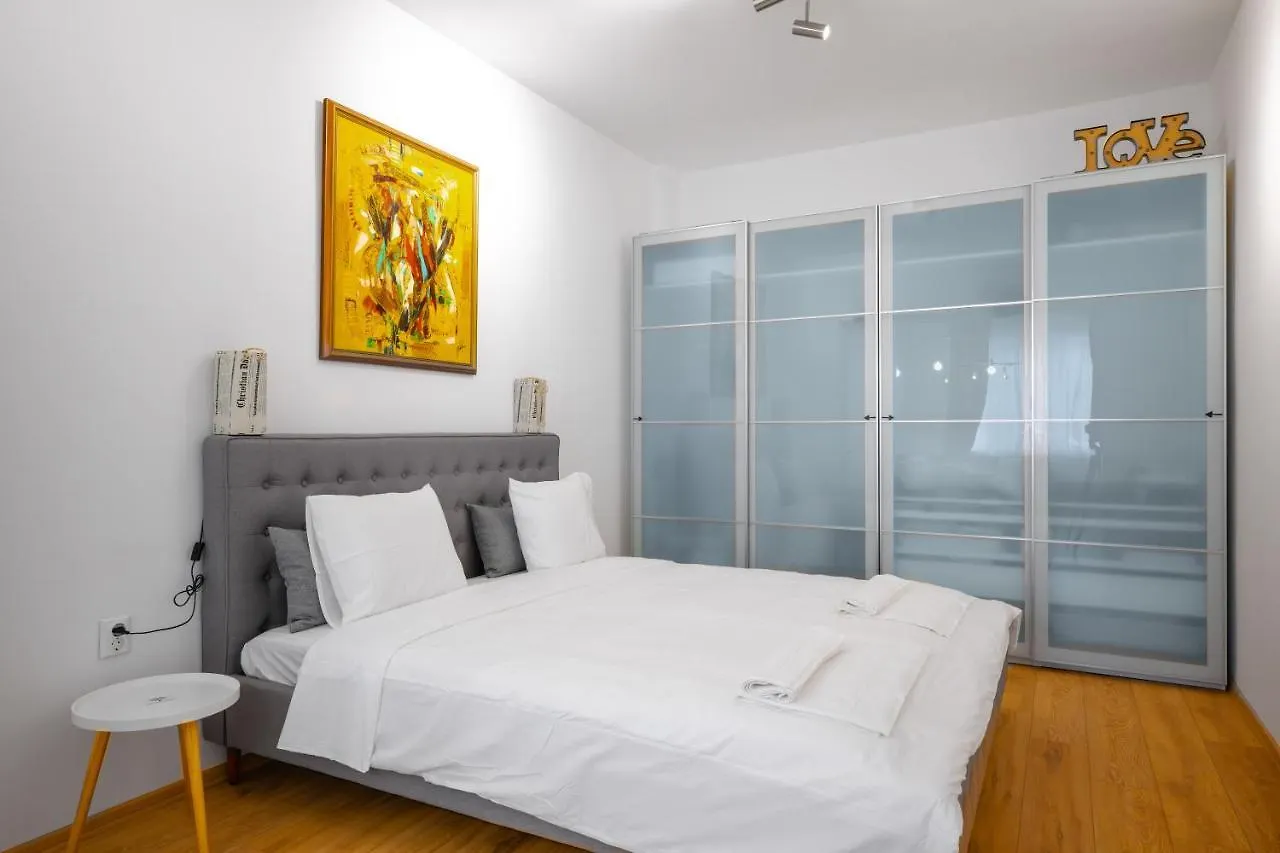 Modern 2Bd Flat With Prime Location And Workspace By Flat Mаnager Sofia Apartment